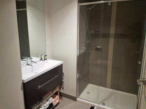 Southbank Short Stay Apartment - Food Delivery Shop 7