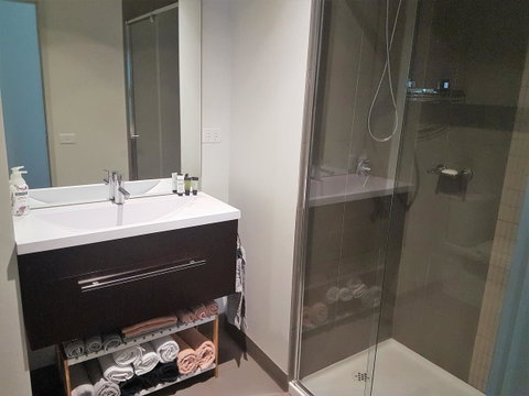 Southbank Short Stay Apartment - Food Delivery Shop 8