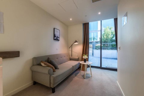 Waterfront 3 Bedroom Luxury Home Victoria Harbour - Food Delivery Shop 7