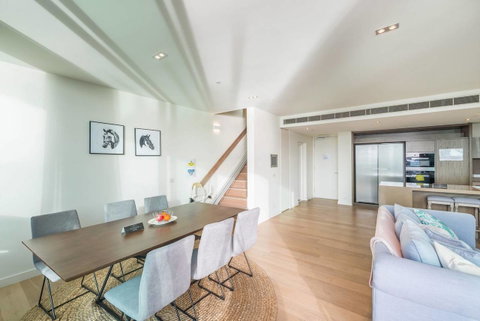 Waterfront 3 Bedroom Luxury Home Victoria Harbour - Food Delivery Shop 5