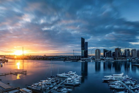 Waterfront 3 Bedroom Luxury Home Victoria Harbour - Food Delivery Shop 16