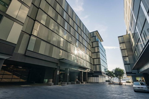 Waterfront 3 Bedroom Luxury Home Victoria Harbour - Food Delivery Shop 23
