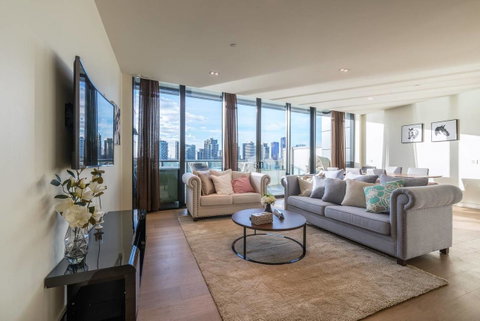 Waterfront 3 Bedroom Luxury Home Victoria Harbour - Food Delivery Shop 1