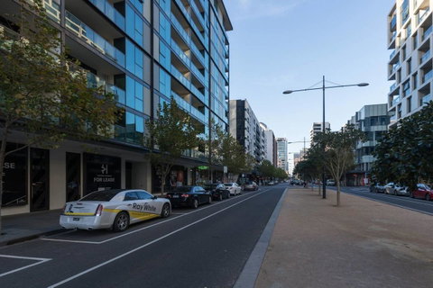 Waterfront 3 Bedroom Luxury Home Victoria Harbour - Food Delivery Shop 22