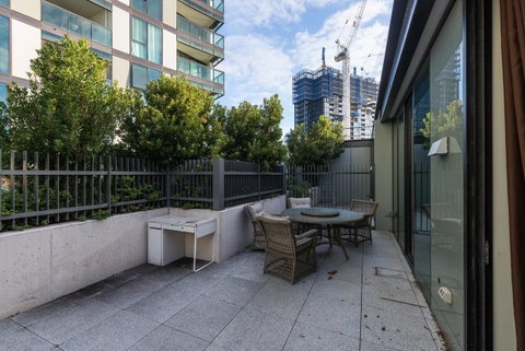 Waterfront 3 Bedroom Luxury Home Victoria Harbour - Food Delivery Shop 17