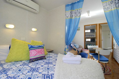 Kanasta Caravan Park - Food Delivery Shop 25