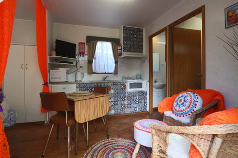 Kanasta Caravan Park - Food Delivery Shop 40