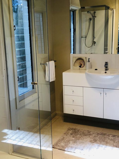 The Point BnB - Food Delivery Shop 10