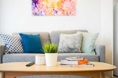 Canvas Suites On Russell Place - Food Delivery Shop 37