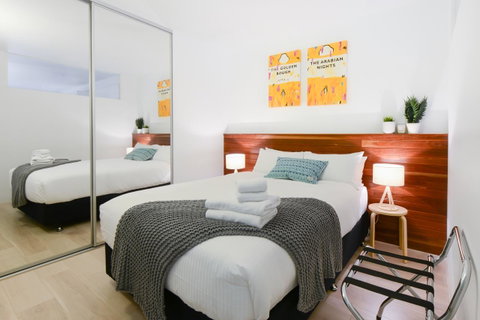 Canvas Suites On Russell Place - Food Delivery Shop 8