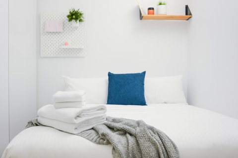 Canvas Suites On Russell Place - Food Delivery Shop 31