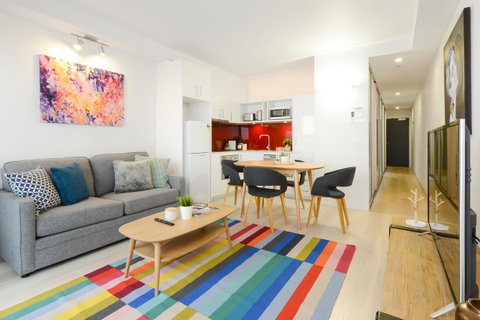 Canvas Suites On Russell Place - Food Delivery Shop 35