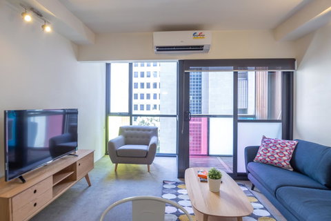 Canvas Suites On Russell Place - Food Delivery Shop 2