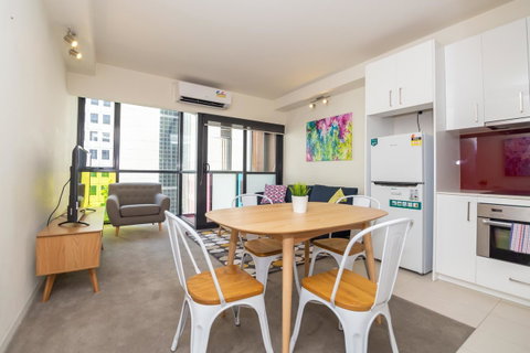 Canvas Suites On Russell Place - Food Delivery Shop 4