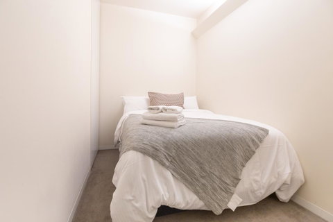 Canvas Suites On Russell Place - Food Delivery Shop 3