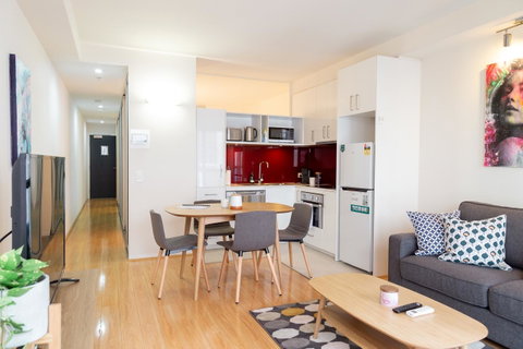 Canvas Suites On Russell Place - Food Delivery Shop 20