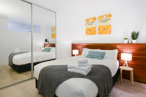 Canvas Suites On Russell Place - Food Delivery Shop 28