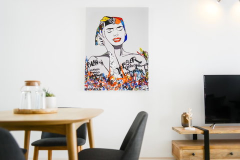 Canvas Suites On Russell Place - Food Delivery Shop 38
