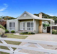 Cute Cottage on Cain - beach at end of street - Food Delivery Shop