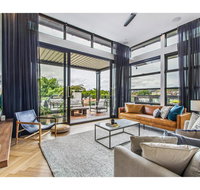 Ultimate Luxury Penthouse From The Block - Food Delivery Shop