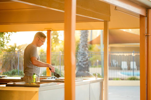 BIG4 Whiters Holiday Village - Food Delivery Shop 12