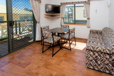 BIG4 Whiters Holiday Village - Food Delivery Shop 34