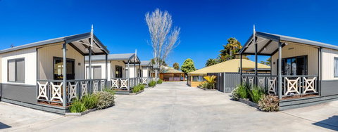 BIG4 Whiters Holiday Village - Food Delivery Shop 4