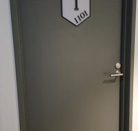 Ivanhoe Apartments - Food Delivery Shop