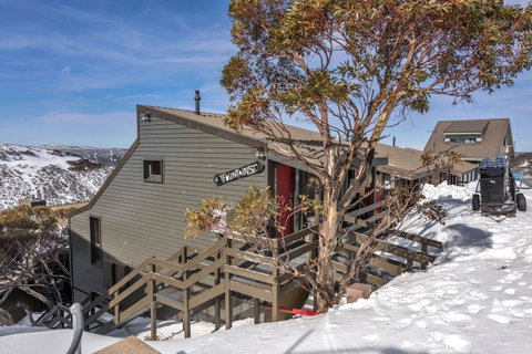 FOUNTAINS 3, Mount Hotham - Food Delivery Shop 13