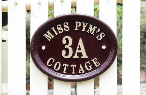 Miss Pym's Cottage - Food Delivery Shop 6