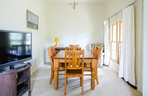 Miss Pym's Cottage - Food Delivery Shop 39