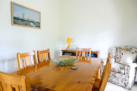 Miss Pym's Cottage - Food Delivery Shop 37