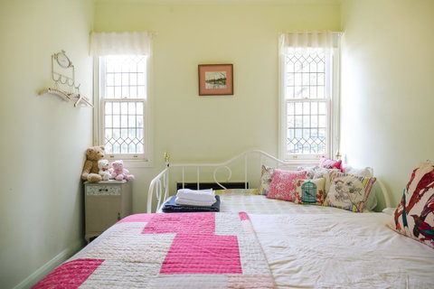 Miss Pym's Cottage - Food Delivery Shop 25
