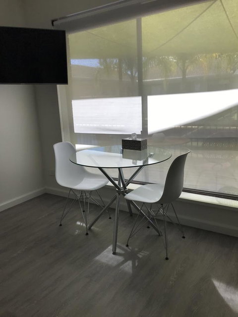 Mildura Holiday Villas - Food Delivery Shop 2