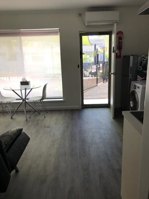 Mildura Holiday Villas - Food Delivery Shop 7