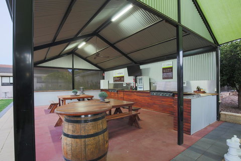 Mildura Holiday Villas - Food Delivery Shop 31