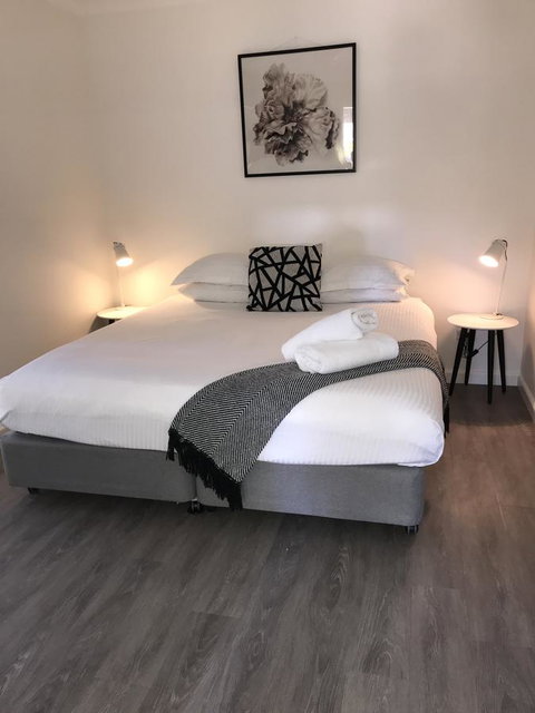 Mildura Holiday Villas - Food Delivery Shop 5