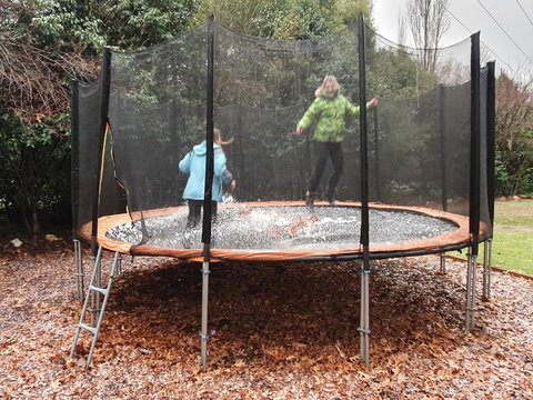 Adina Lodge Holiday Apartments - Food Delivery Shop 2