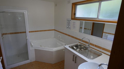 Adina Lodge Holiday Apartments - Food Delivery Shop 26