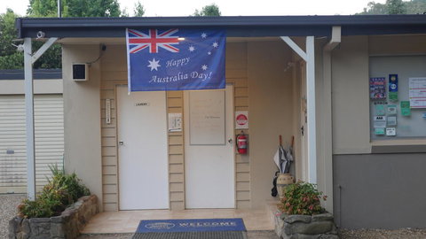 Adina Lodge Holiday Apartments - Food Delivery Shop 5