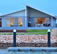 The Carnarvon Luxury Canal Home - Food Delivery Shop