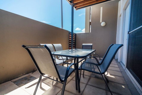 The Cove @ New Port-Pool - Spa - Sauna - Gym & More - Food Delivery Shop 3
