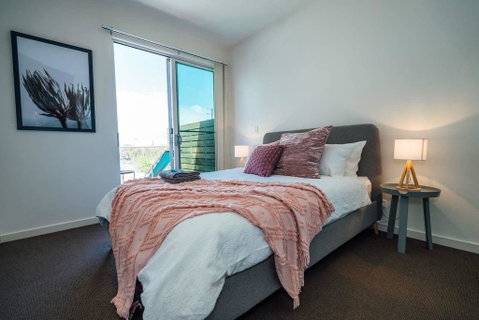 The Cove @ New Port-Pool - Spa - Sauna - Gym & More - Food Delivery Shop 2