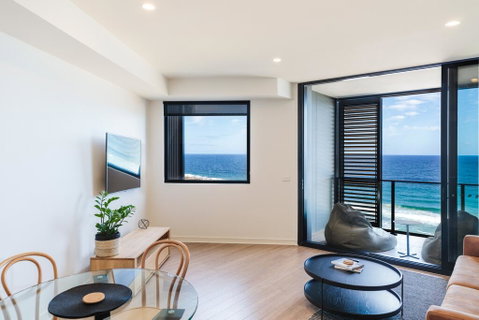 The Edge - Luxurious Waterfront Apartment - Food Delivery Shop 0