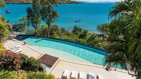 The Edge 5 - Hamilton Island - Food Delivery Shop 1