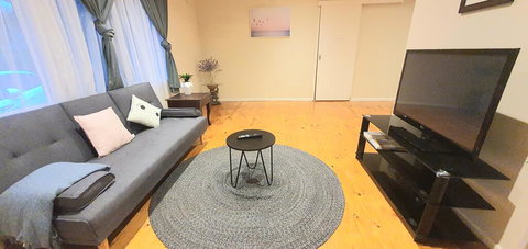 The Flower Homestay - Food Delivery Shop 1