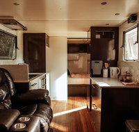 The Grampians Caravan - Food Delivery Shop