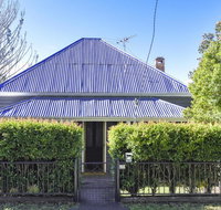 The Grey House - Food Delivery Shop