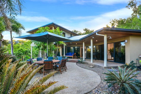 The Palms On Hamilton Island - Food Delivery Shop 1