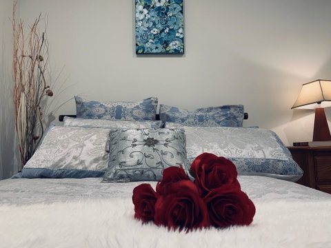 The Private , Green And Cozy Home In Caulfield - Food Delivery Shop 0